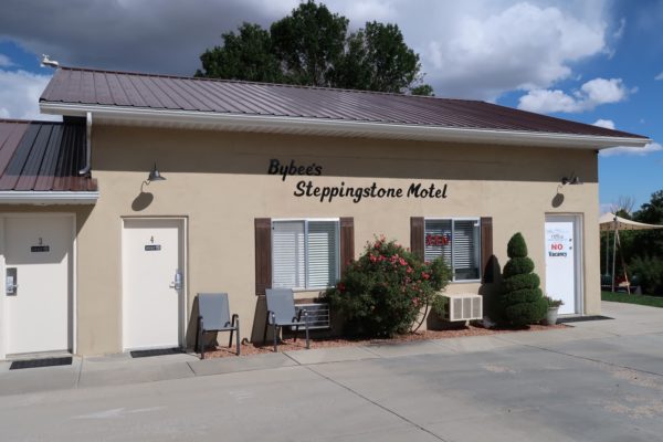 bybee's steppingstone motel