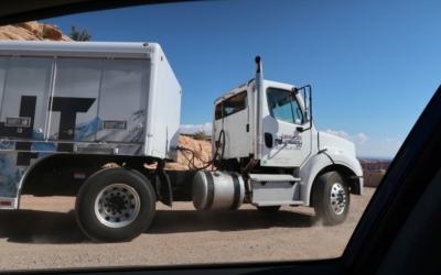 un camion dans Moki Dugway