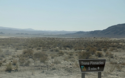 accès à Trona Pinnacles