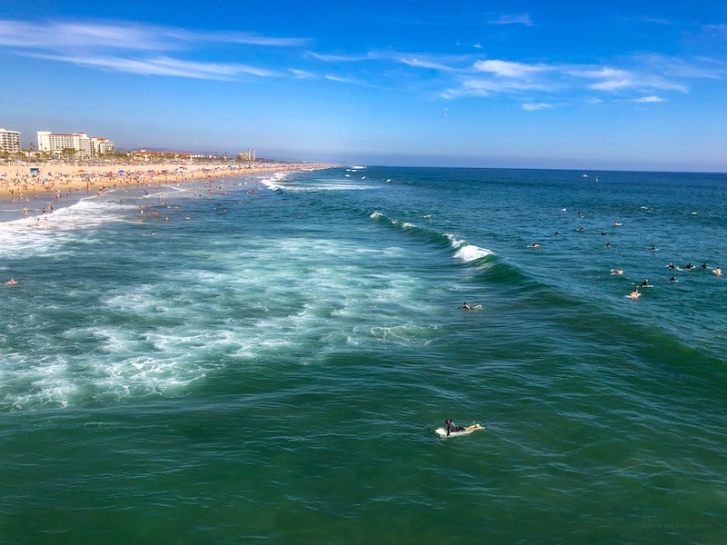 Huntington Beach pier surfeur