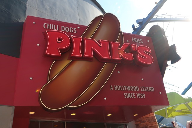 hot dog Pink's